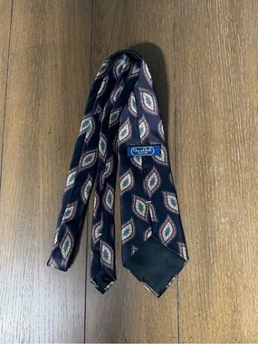 Oscar de la Renta Courure Men’s Navy and Purple Paisley Silk Tie